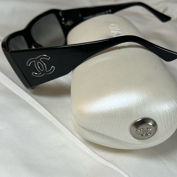 CHANEL Acetate CC Logo Sunglasses 5079 Black with Case - Picture 1 of 12